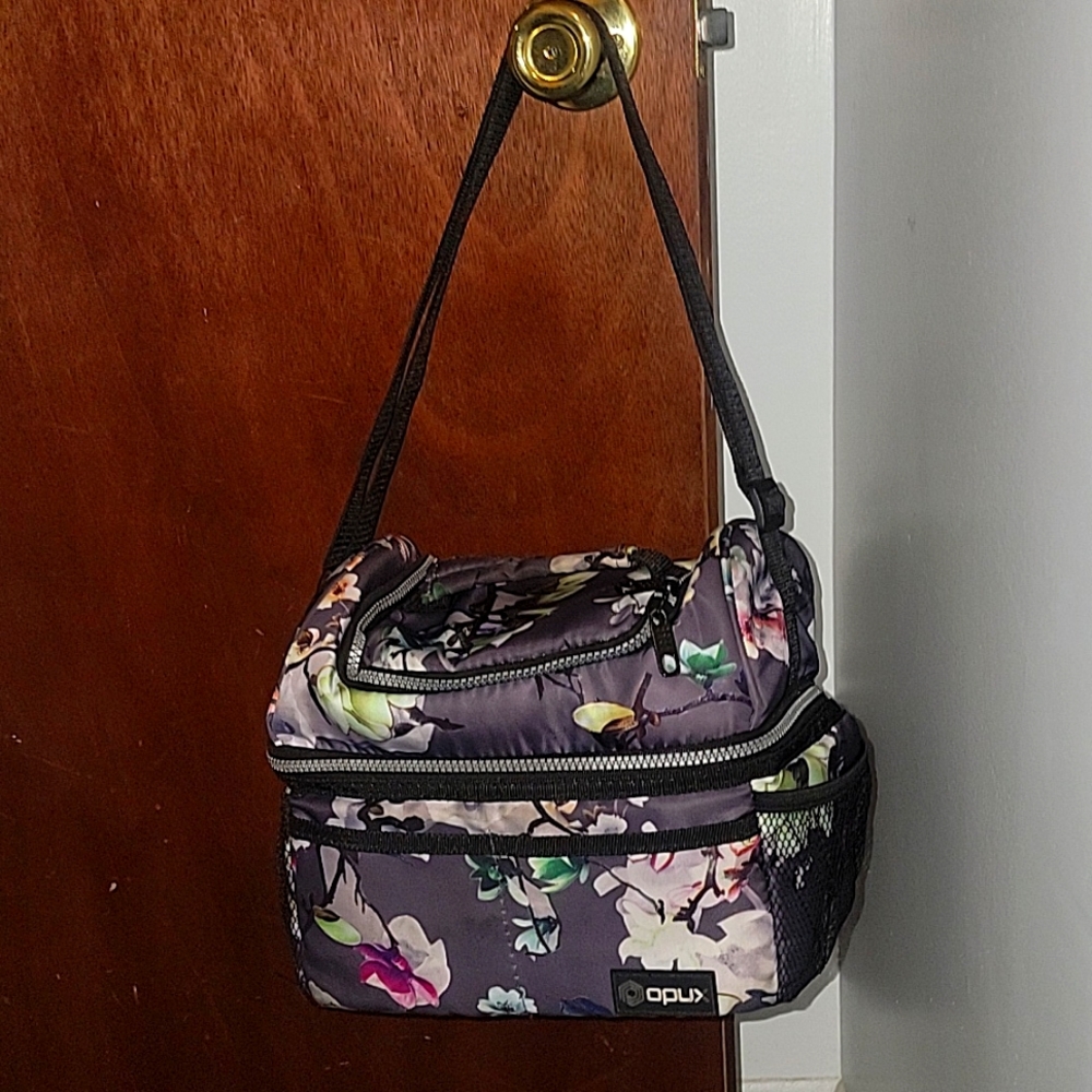🌼INSULATED FLOWER DESIGNED LINCH BAG 🌸
